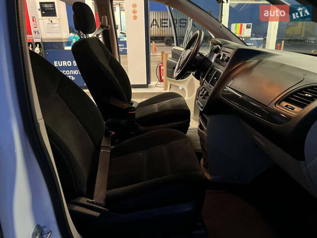 Білий Додж Джорні, об'ємом двигуна 3.6 л та пробігом 480 тис. км за 8500 $, фото 23 на Automoto.ua