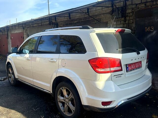 Белый Додж Джорни, объемом двигателя 2.4 л и пробегом 150 тыс. км за 13000 $, фото 5 на Automoto.ua