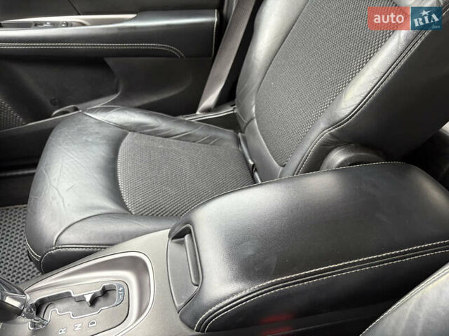 Белый Додж Джорни, объемом двигателя 2.36 л и пробегом 175 тыс. км за 14200 $, фото 36 на Automoto.ua