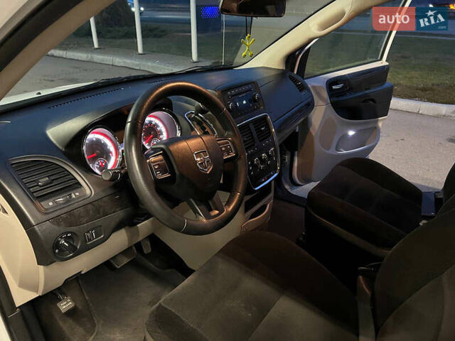 Білий Додж Джорні, об'ємом двигуна 3.6 л та пробігом 480 тис. км за 8500 $, фото 11 на Automoto.ua