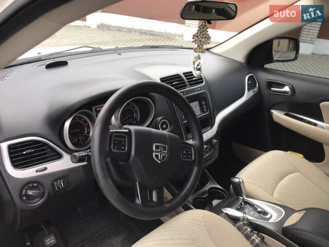 Белый Додж Джорни, объемом двигателя 2.4 л и пробегом 186 тыс. км за 11000 $, фото 11 на Automoto.ua