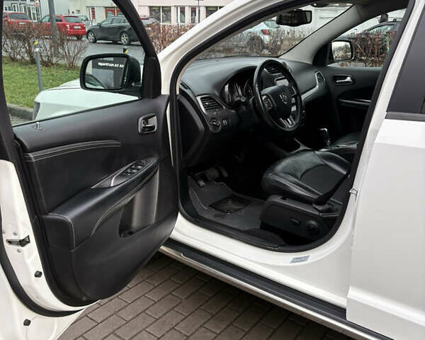 Белый Додж Джорни, объемом двигателя 2.36 л и пробегом 175 тыс. км за 14200 $, фото 39 на Automoto.ua