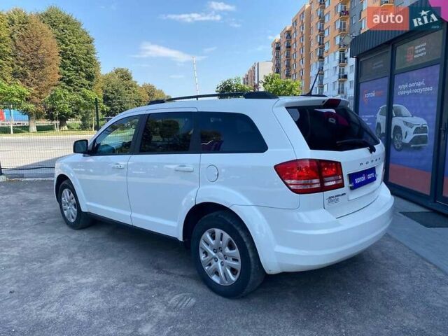 Белый Додж Джорни, объемом двигателя 2.36 л и пробегом 151 тыс. км за 12000 $, фото 7 на Automoto.ua