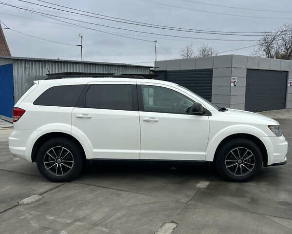 Белый Додж Джорни, объемом двигателя 2.36 л и пробегом 150 тыс. км за 13200 $, фото 7 на Automoto.ua