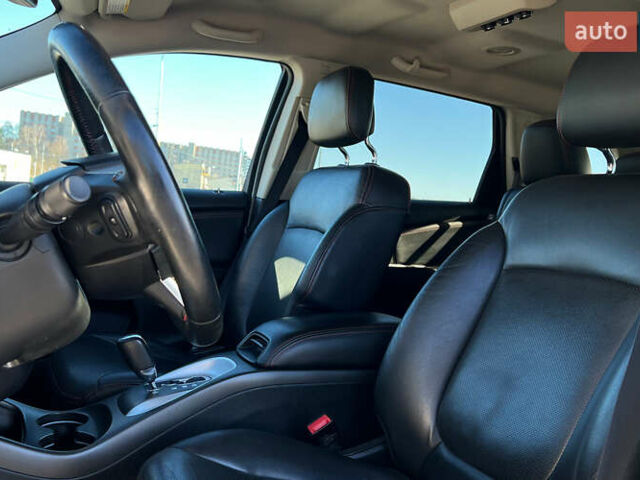 Білий Додж Джорні, об'ємом двигуна 3.61 л та пробігом 100 тис. км за 11200 $, фото 6 на Automoto.ua