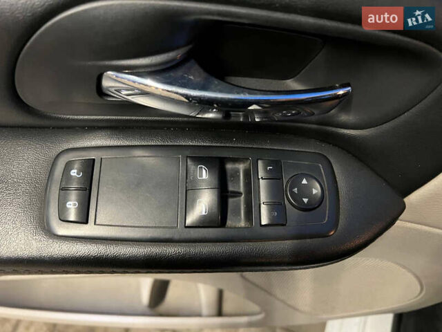 Білий Додж Джорні, об'ємом двигуна 3.6 л та пробігом 480 тис. км за 8500 $, фото 20 на Automoto.ua