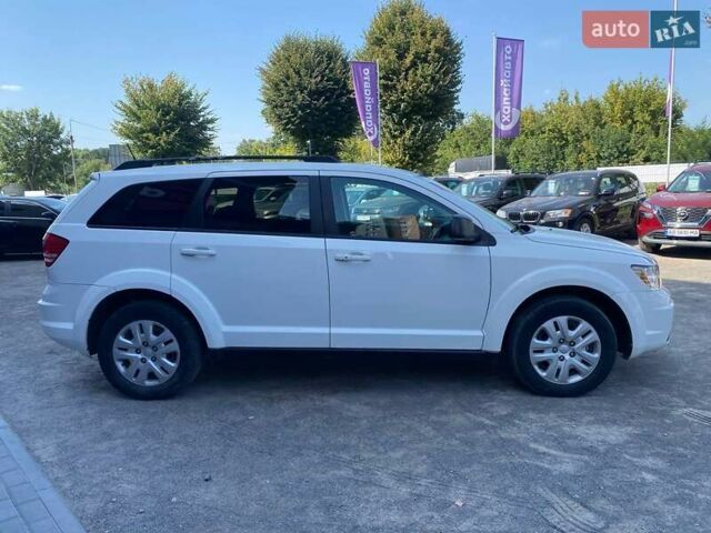 Белый Додж Джорни, объемом двигателя 2.36 л и пробегом 151 тыс. км за 12000 $, фото 3 на Automoto.ua