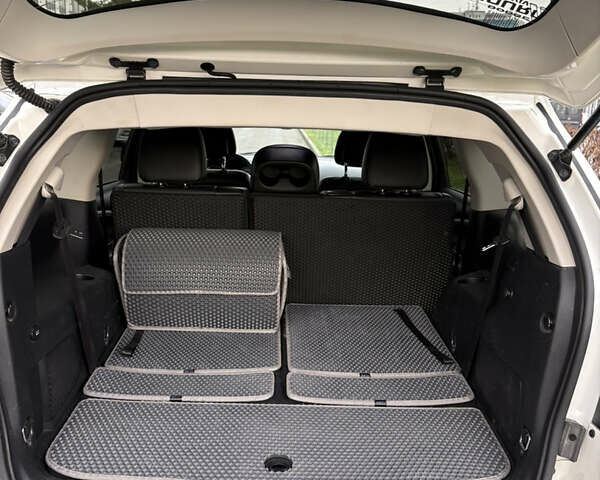 Белый Додж Джорни, объемом двигателя 2.36 л и пробегом 175 тыс. км за 14200 $, фото 21 на Automoto.ua