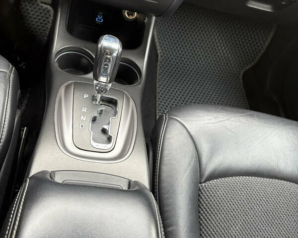 Белый Додж Джорни, объемом двигателя 2.36 л и пробегом 175 тыс. км за 14200 $, фото 37 на Automoto.ua