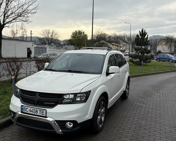 Белый Додж Джорни, объемом двигателя 2.36 л и пробегом 175 тыс. км за 14200 $, фото 4 на Automoto.ua