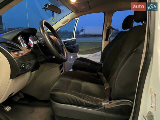 Білий Додж Джорні, об'ємом двигуна 3.6 л та пробігом 480 тис. км за 8500 $, фото 12 на Automoto.ua