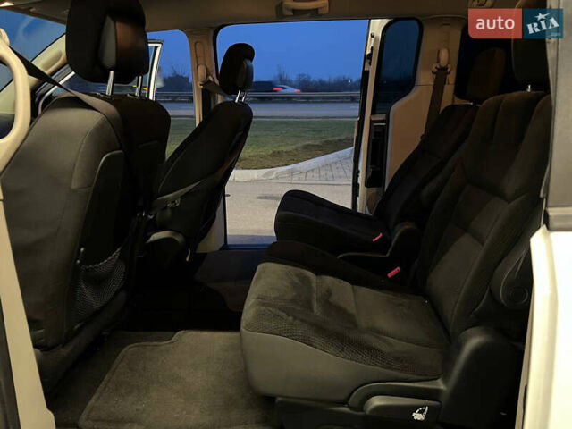 Білий Додж Джорні, об'ємом двигуна 3.6 л та пробігом 480 тис. км за 8500 $, фото 17 на Automoto.ua