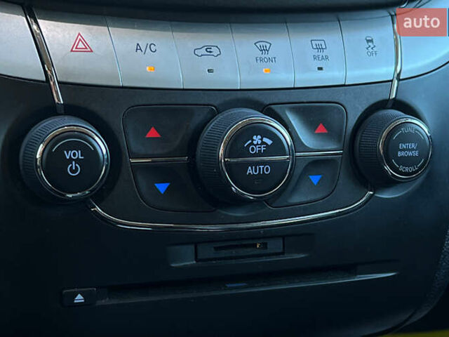 Білий Додж Джорні, об'ємом двигуна 3.61 л та пробігом 100 тис. км за 11200 $, фото 13 на Automoto.ua