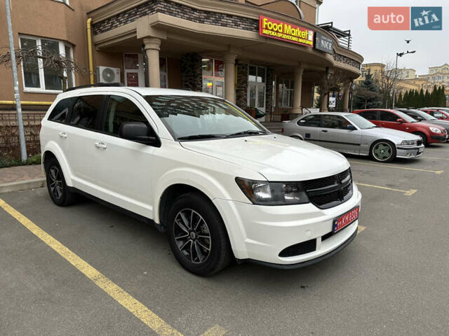 Білий Додж Джорні, об'ємом двигуна 2.4 л та пробігом 170 тис. км за 11700 $, фото 3 на Automoto.ua