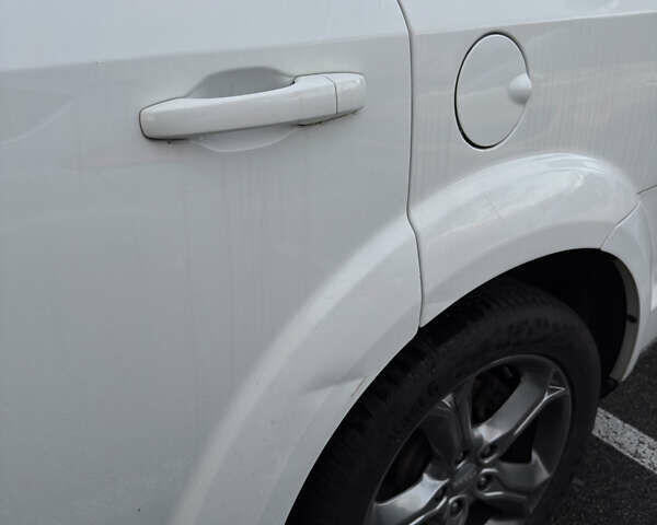 Белый Додж Джорни, объемом двигателя 2.36 л и пробегом 118 тыс. км за 12500 $, фото 7 на Automoto.ua