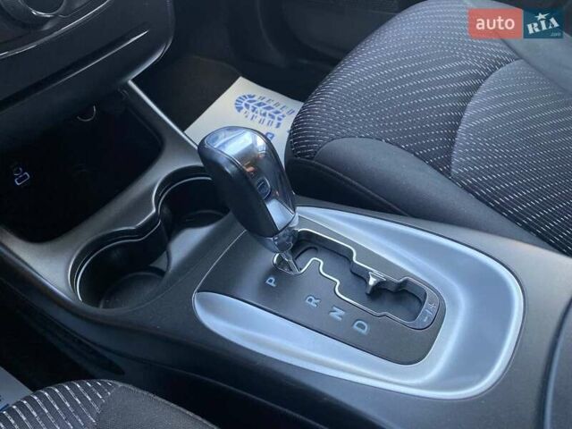 Белый Додж Джорни, объемом двигателя 2.36 л и пробегом 151 тыс. км за 12000 $, фото 14 на Automoto.ua