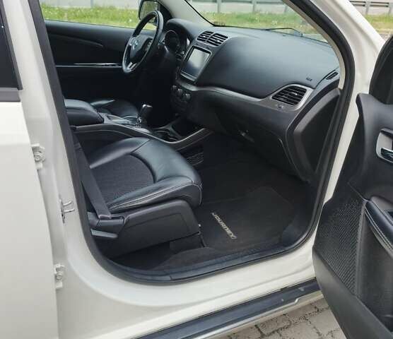 Білий Додж Джорні, об'ємом двигуна 3.6 л та пробігом 138 тис. км за 15300 $, фото 9 на Automoto.ua