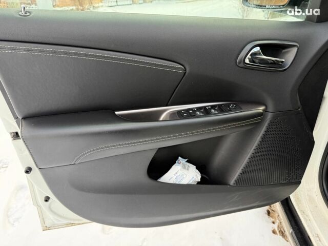 Білий Додж Джорні, об'ємом двигуна 3.6 л та пробігом 172 тис. км за 14500 $, фото 11 на Automoto.ua