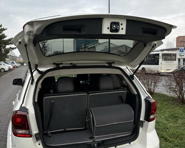 Белый Додж Джорни, объемом двигателя 2.36 л и пробегом 175 тыс. км за 14200 $, фото 18 на Automoto.ua