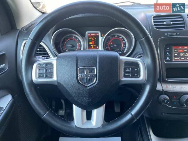 Белый Додж Джорни, объемом двигателя 2.36 л и пробегом 151 тыс. км за 12000 $, фото 12 на Automoto.ua