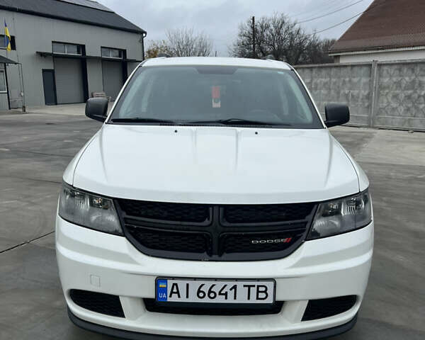 Белый Додж Джорни, объемом двигателя 2.36 л и пробегом 150 тыс. км за 13200 $, фото 2 на Automoto.ua
