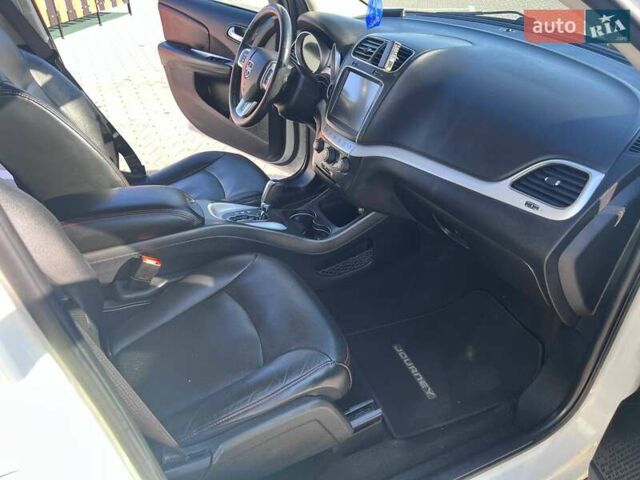 Белый Додж Джорни, объемом двигателя 3.6 л и пробегом 109 тыс. км за 15000 $, фото 22 на Automoto.ua