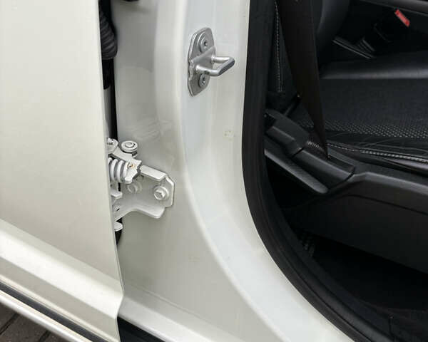 Белый Додж Джорни, объемом двигателя 2.36 л и пробегом 175 тыс. км за 14200 $, фото 30 на Automoto.ua