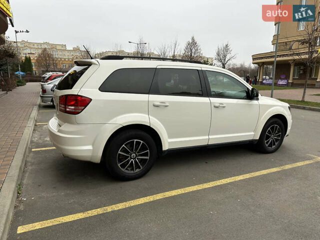 Білий Додж Джорні, об'ємом двигуна 2.4 л та пробігом 170 тис. км за 11700 $, фото 8 на Automoto.ua