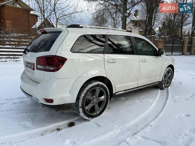 Белый Додж Джорни, объемом двигателя 3.6 л и пробегом 172 тыс. км за 14500 $, фото 4 на Automoto.ua