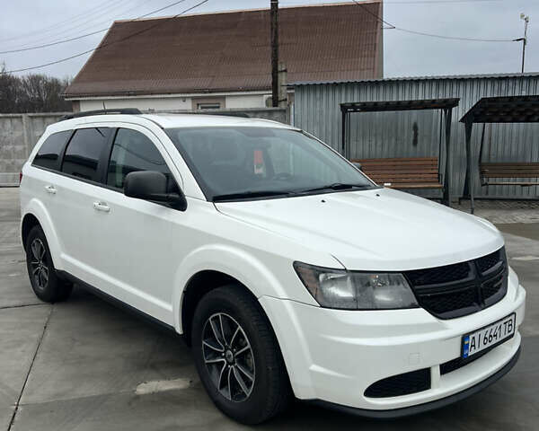 Белый Додж Джорни, объемом двигателя 2.36 л и пробегом 150 тыс. км за 13200 $, фото 4 на Automoto.ua