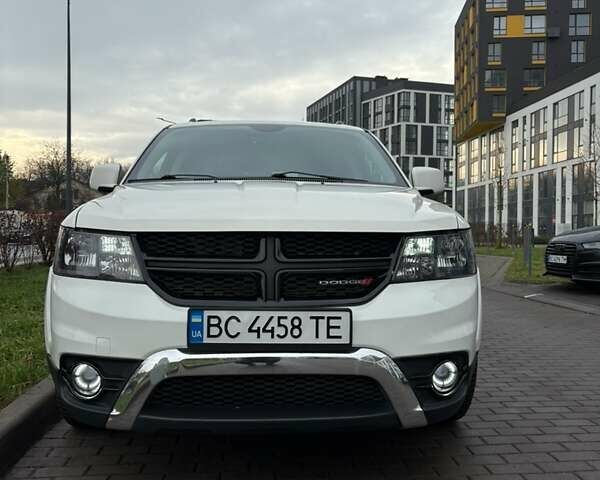 Белый Додж Джорни, объемом двигателя 2.36 л и пробегом 175 тыс. км за 14200 $, фото 3 на Automoto.ua