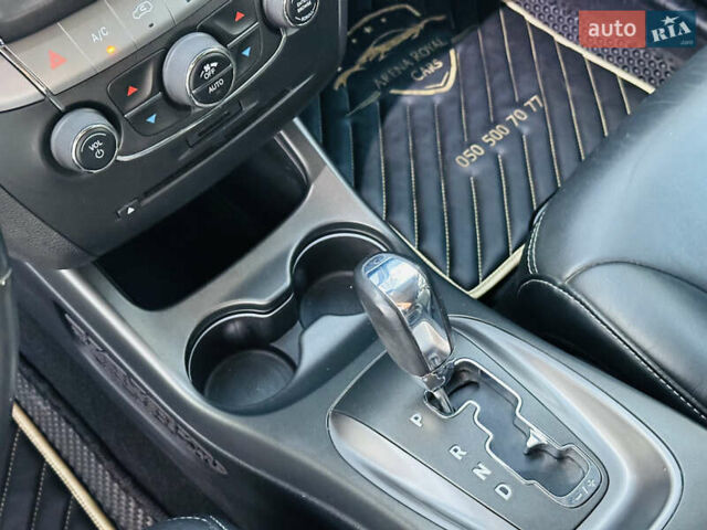 Белый Додж Джорни, объемом двигателя 3.6 л и пробегом 74 тыс. км за 16300 $, фото 34 на Automoto.ua