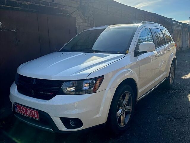 Белый Додж Джорни, объемом двигателя 2.4 л и пробегом 150 тыс. км за 13000 $, фото 3 на Automoto.ua