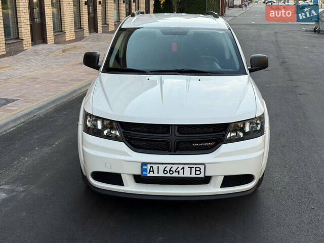 Білий Додж Джорні, об'ємом двигуна 2.36 л та пробігом 150 тис. км за 13800 $, фото 2 на Automoto.ua