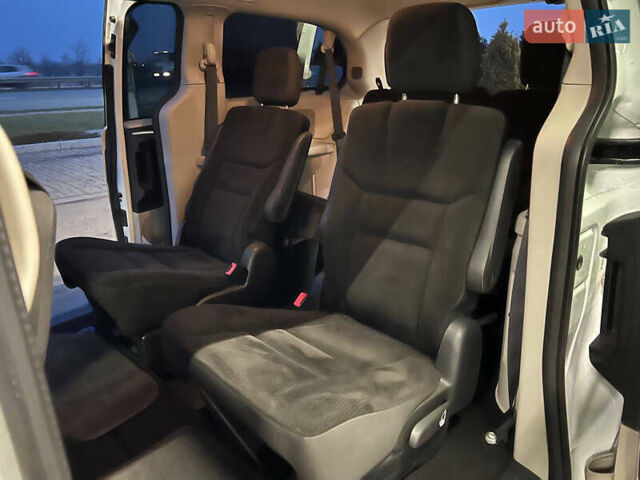 Білий Додж Джорні, об'ємом двигуна 3.6 л та пробігом 480 тис. км за 8500 $, фото 16 на Automoto.ua