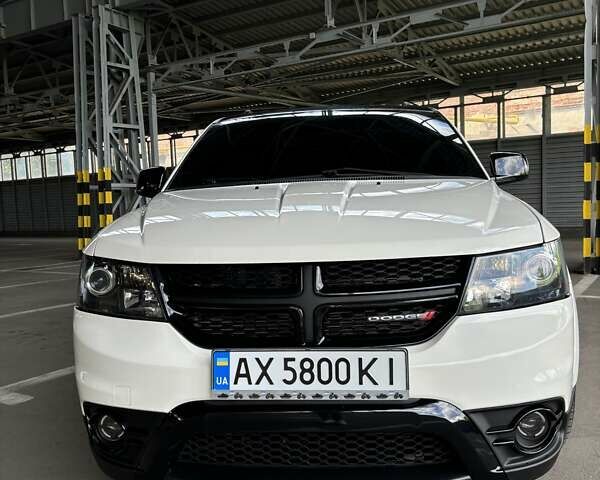 Белый Додж Джорни, объемом двигателя 3.6 л и пробегом 145 тыс. км за 13500 $, фото 2 на Automoto.ua