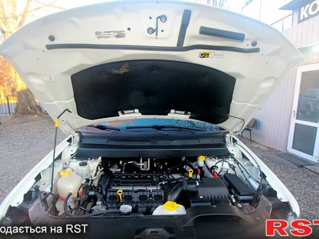 Белый Додж Джорни, объемом двигателя 2.4 л и пробегом 126 тыс. км за 10999 $, фото 3 на Automoto.ua