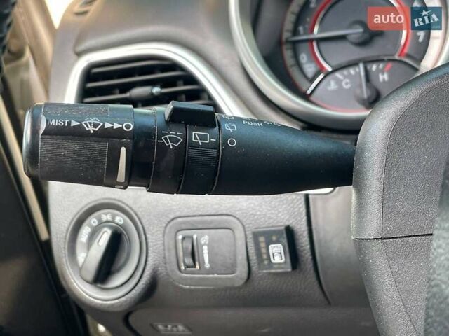Білий Додж Джорні, об'ємом двигуна 2.36 л та пробігом 139 тис. км за 9990 $, фото 12 на Automoto.ua