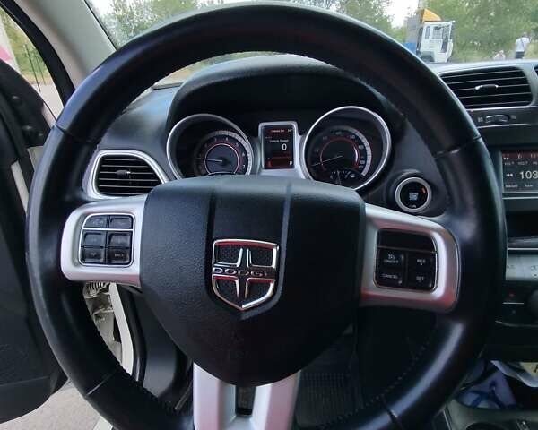 Белый Додж Джорни, объемом двигателя 2.36 л и пробегом 137 тыс. км за 13500 $, фото 9 на Automoto.ua