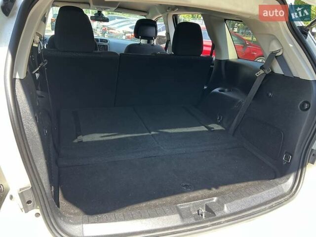 Белый Додж Джорни, объемом двигателя 2.36 л и пробегом 152 тыс. км за 12499 $, фото 29 на Automoto.ua