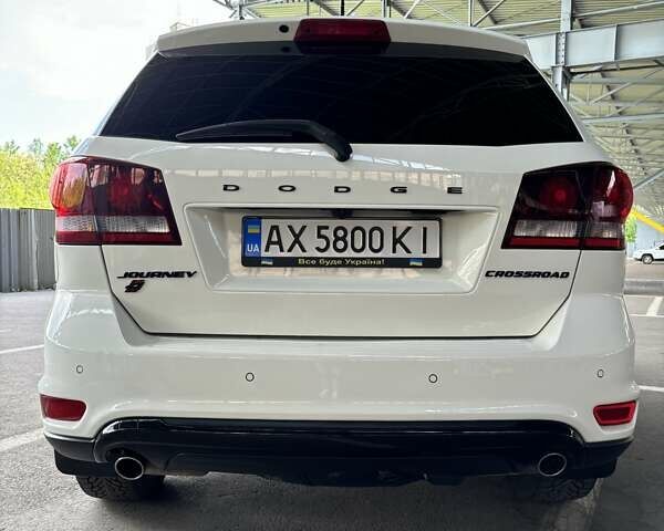 Белый Додж Джорни, объемом двигателя 3.6 л и пробегом 145 тыс. км за 13500 $, фото 3 на Automoto.ua