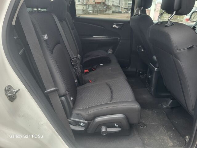 Белый Додж Джорни, объемом двигателя 2.4 л и пробегом 65 тыс. км за 11900 $, фото 6 на Automoto.ua