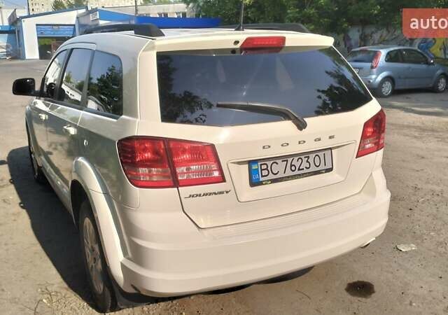 Білий Додж Джорні, об'ємом двигуна 2.36 л та пробігом 105 тис. км за 11300 $, фото 7 на Automoto.ua