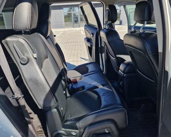 Белый Додж Джорни, объемом двигателя 3.6 л и пробегом 185 тыс. км за 14500 $, фото 13 на Automoto.ua