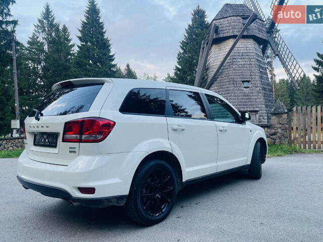 Белый Додж Джорни, объемом двигателя 3.6 л и пробегом 135 тыс. км за 15000 $, фото 3 на Automoto.ua