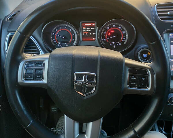 Белый Додж Джорни, объемом двигателя 3.6 л и пробегом 169 тыс. км за 15500 $, фото 3 на Automoto.ua