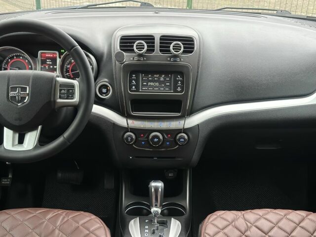 Белый Додж Джорни, объемом двигателя 2.4 л и пробегом 49 тыс. км за 13350 $, фото 11 на Automoto.ua