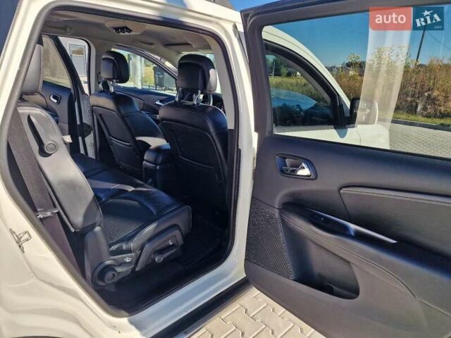 Белый Додж Джорни, объемом двигателя 3.6 л и пробегом 185 тыс. км за 14500 $, фото 11 на Automoto.ua