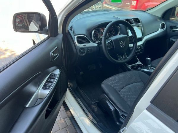 Белый Додж Джорни, объемом двигателя 0 л и пробегом 152 тыс. км за 12499 $, фото 3 на Automoto.ua