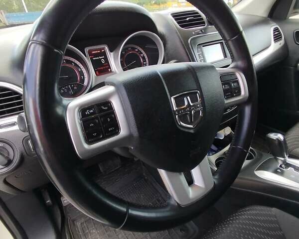 Белый Додж Джорни, объемом двигателя 2.36 л и пробегом 137 тыс. км за 13500 $, фото 8 на Automoto.ua